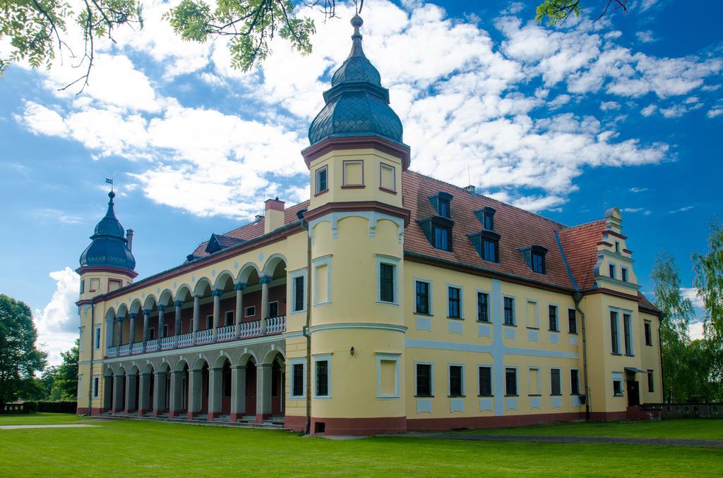 Palac Krobielowice Hotel Kąty Wrocławskie Eksteriør billede