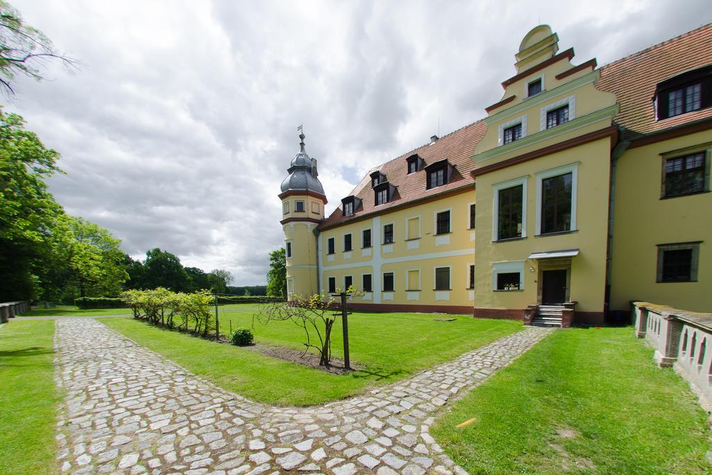 Palac Krobielowice Hotel Kąty Wrocławskie Eksteriør billede