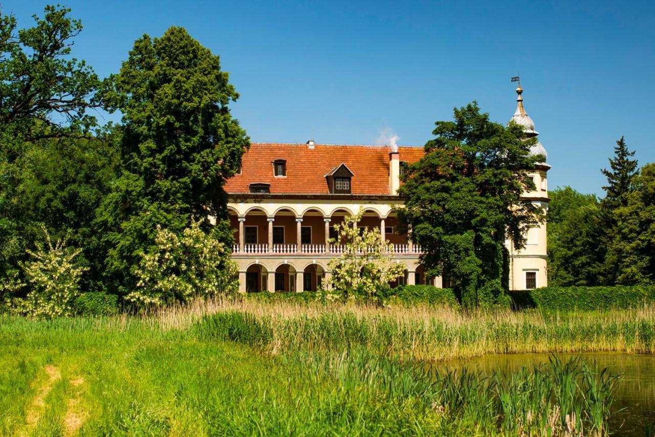 Palac Krobielowice Hotel Kąty Wrocławskie Eksteriør billede